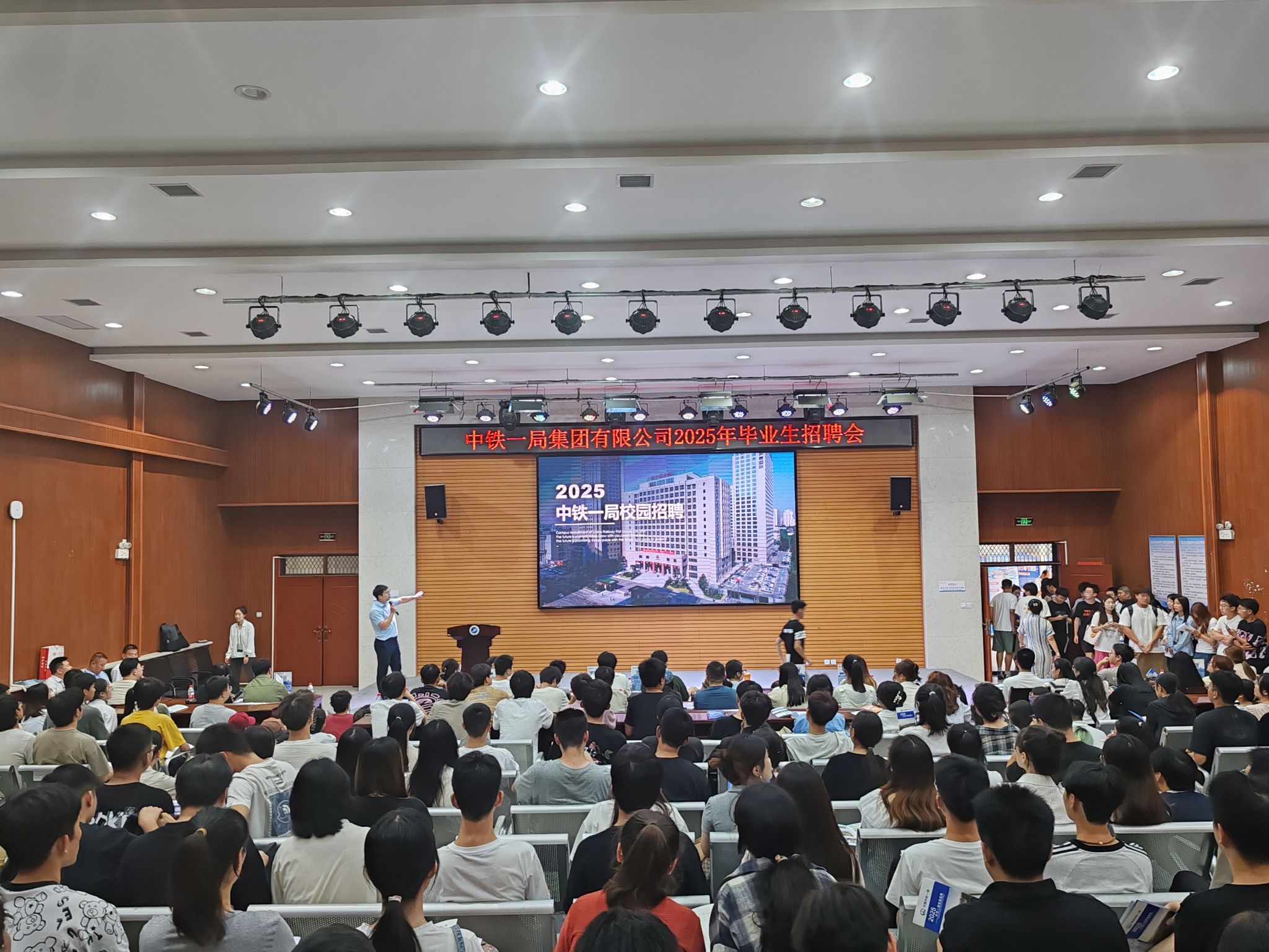 圖示, 示意圖

中度可信度描述已自動生成:ver1