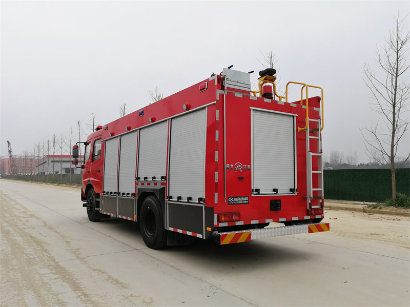 東風仿天錦泡沫消防車（6.3噸）圖片